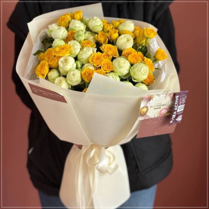 Golden Glow — Yellow Spray Rose Bouquet | Cherkasy