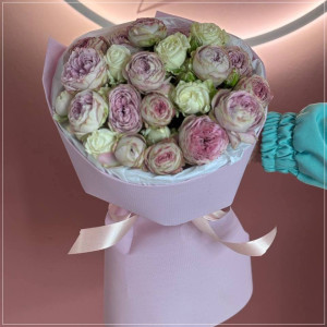 Pink and Lavender Spray Rose Bouquet | Flowers Delivery in Cherkasy